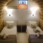 32 Old Town Rhodes City