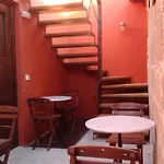 32 Old Town 3*