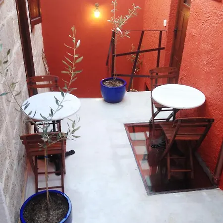 32 Old Town Guest house 2*
