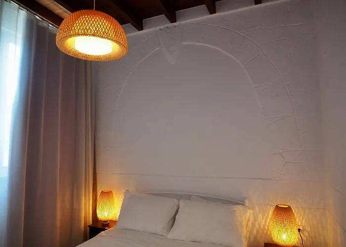 32 Old Town Rhodes City