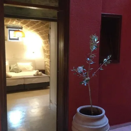 32 Old Town Guest house 2*