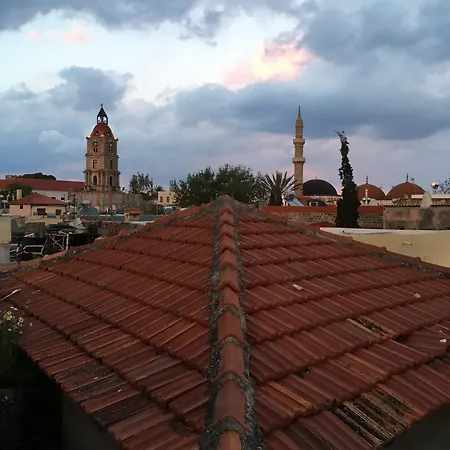 Πανσιόν 32 Old Town 3*