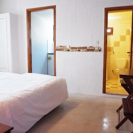32 Old Town Guest house 2*