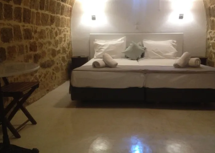 32 Old Town Rhodes City