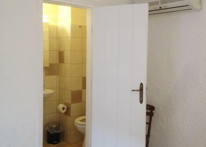 32 Old Town Guest house 3*