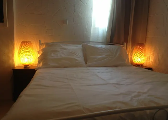 32 Old Town Guest house